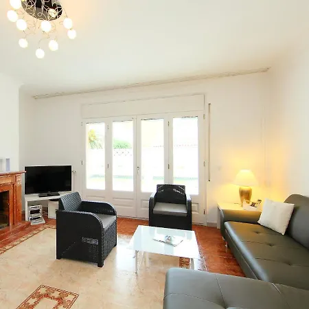Requesens By Interhome *