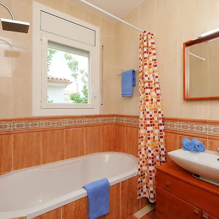 Holiday home Requesens By Interhome Empuriabrava