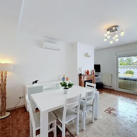 Сasa de vacaciones Requesens By Interhome